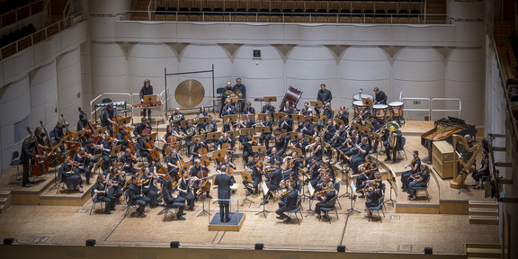 Das Dortmunder Universitätsorchester spielt ein Konzert im Konzerthaus Dortmund