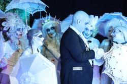 Eine Aufführung von Mask and Music